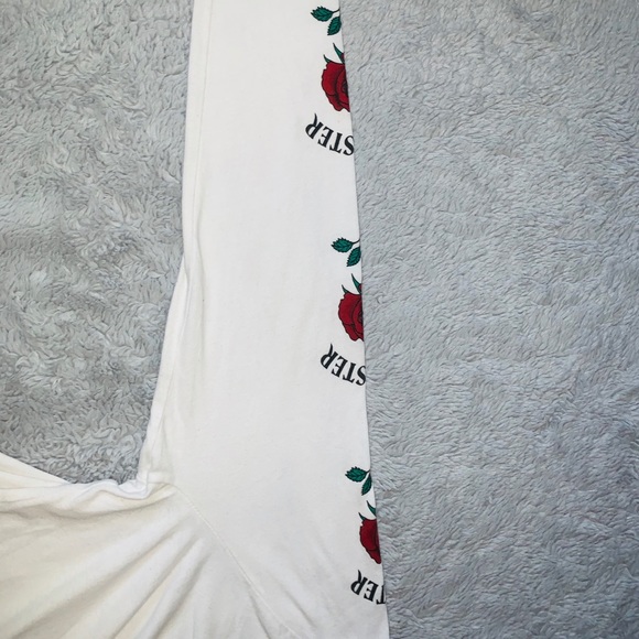 Holistic rose graphic tee - Picture 4 of 6